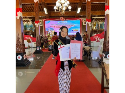 JUARA LOMBA PERAGAAN BUSANA BATIK PKK KEBUMEN 